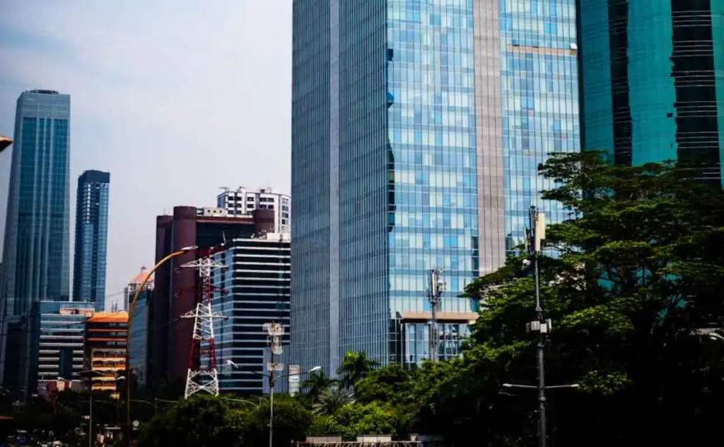 Sewa Kantor Contennial Tower Gatot Subroto Jakarta